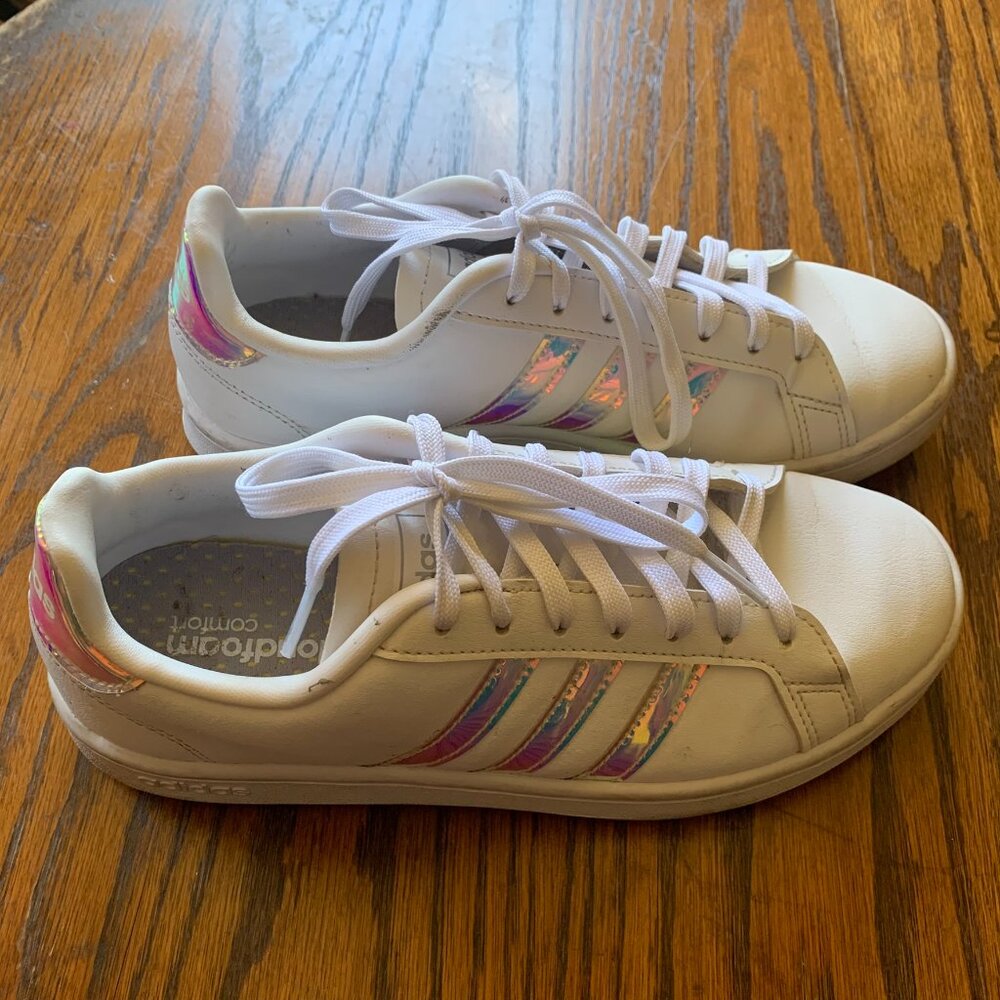 ADIDAS US 7 Grand Court Sneakers White Lace Up Low Top Iridescent Stripes Sambas